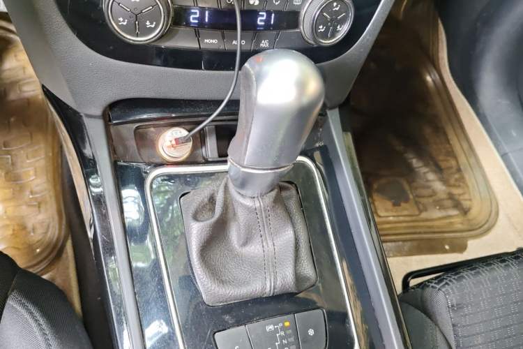 Used Peugeot 508 2012 2.0L Automatic Smart Enjoyment Version Gear Lever