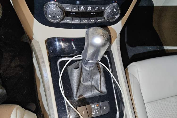 Used Peugeot 508 2012 2.0L Automatic Smart Enjoyment Version Gear Lever