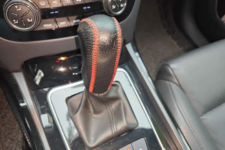 Used Peugeot 508 2012 2.0L Automatic Smart Enjoyment Version Gear Lever