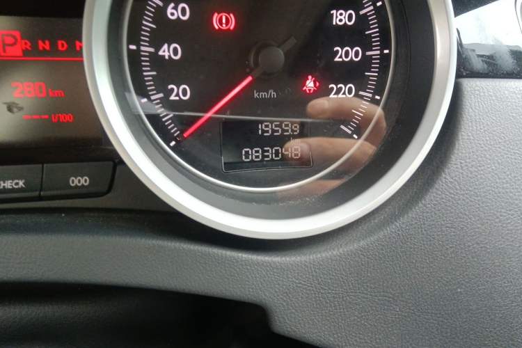 Used Peugeot 508 2012 2.0L Automatic Sunroof Classic Edition Odometer Close Up