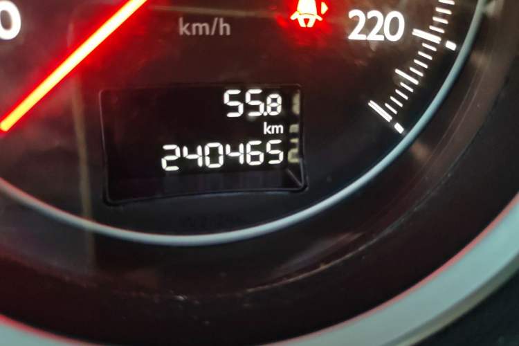 Used Peugeot 508 2012 2.0L Automatic Classic Edition Odometer Close Up