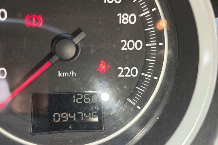 Used Peugeot 508 2012 2.0L Automatic Sunroof Classic Edition Odometer Close Up