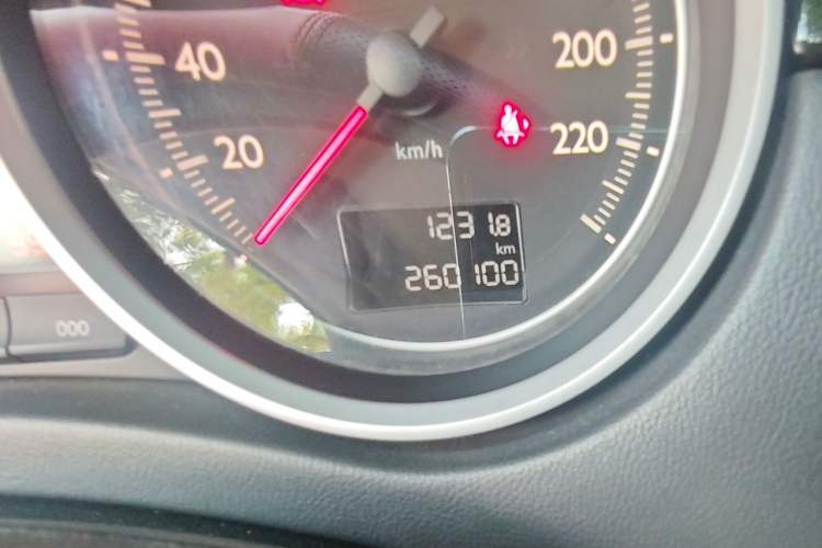 Used Peugeot 508 2012 2.0L Automatic Luxury Edition Odometer Close Up