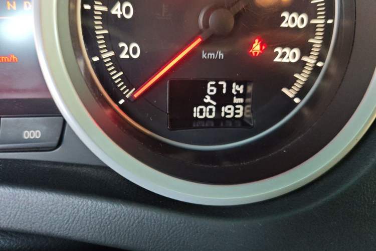 Used Peugeot 508 2012 2.0L Automatic Luxury Edition Odometer Close Up
