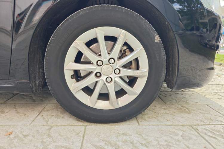 Used Peugeot 508 2012 2.0L Automatic Sunroof Classic Edition Right Front Wheel Hub