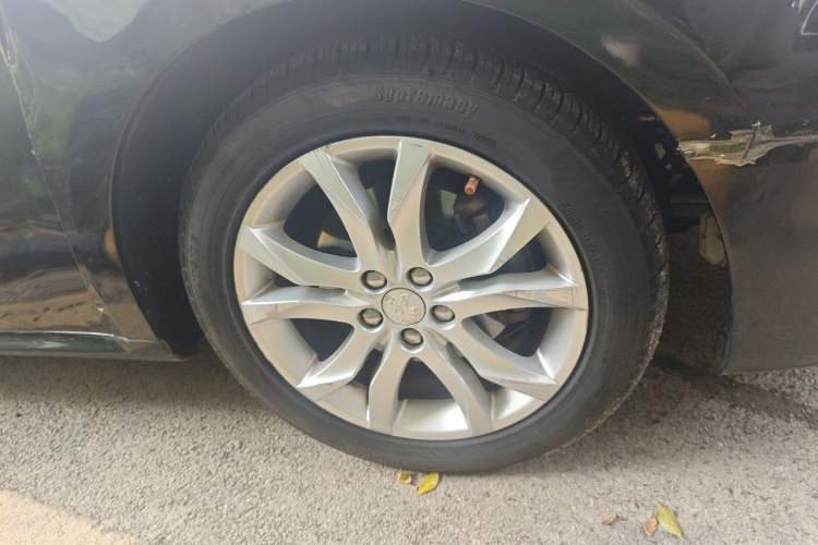 Used Peugeot 508 2012 2.0L Automatic Luxury Edition Right Front Wheel Hub