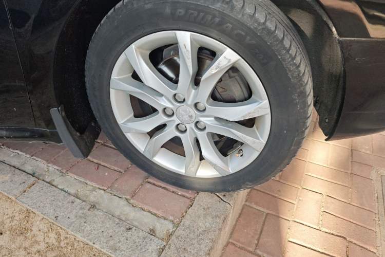 Used Peugeot 508 2012 2.0L Automatic Luxury Edition Right Front Wheel Hub