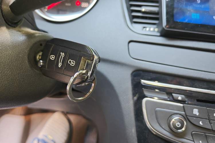Used Peugeot 508 2012 2.0L Automatic Smart Enjoyment Version Vehicle Key