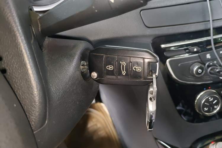Used Peugeot 508 2012 2.0L Automatic Smart Enjoyment Version Vehicle Key