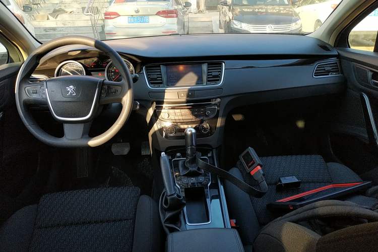 Used Peugeot 508 2012 2.0L Automatic Classic Edition Audio And AC Panel