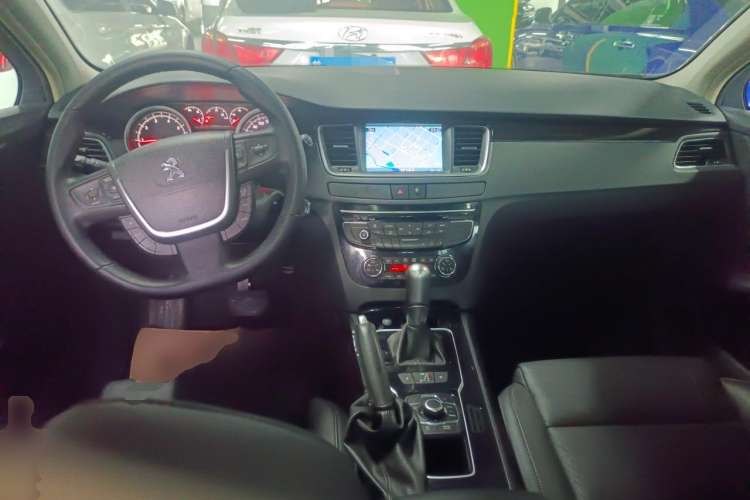 Used Peugeot 508 2012 2.0L Automatic Luxury Edition Center Console