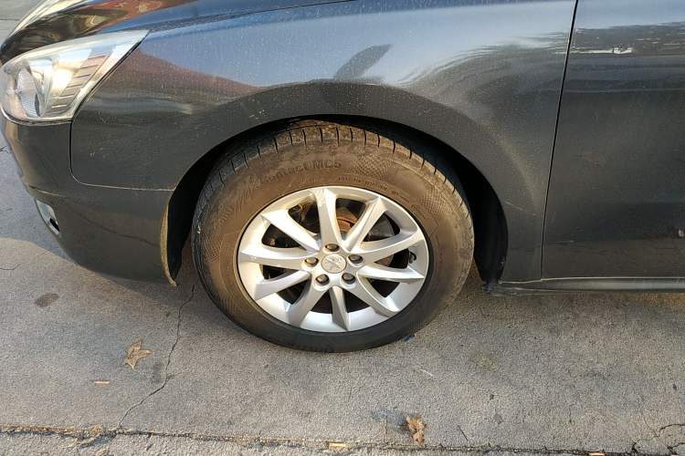 Used Peugeot 508 2012 2.0L Automatic Classic Edition Left Front Wheel Hub