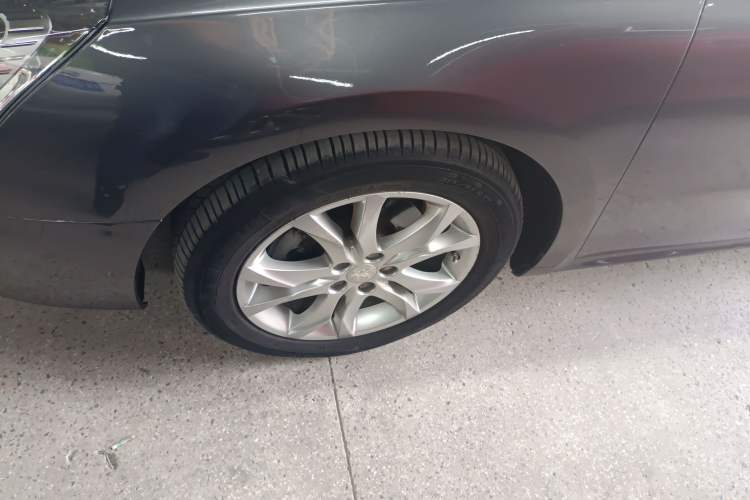Used Peugeot 508 2012 2.0L Automatic Luxury Edition Left Front Wheel Hub