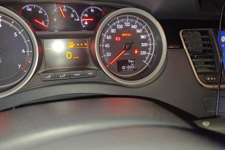 Used Peugeot 508 2012 2.0L Automatic Classic Edition Odometer Close Up