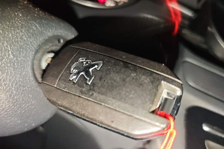 Used Peugeot 508 2012 2.0L Automatic Smart Enjoyment Version Vehicle Key