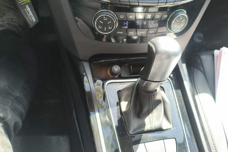 Used Peugeot 508 2012 2.3L Automatic Smart Edition Gear Lever