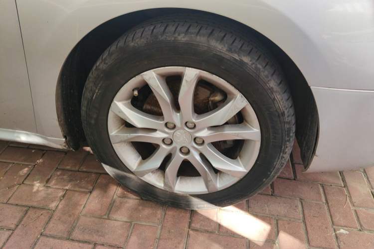 Used Peugeot 508 2012 2.0L Automatic Luxury Edition Right Front Wheel Hub