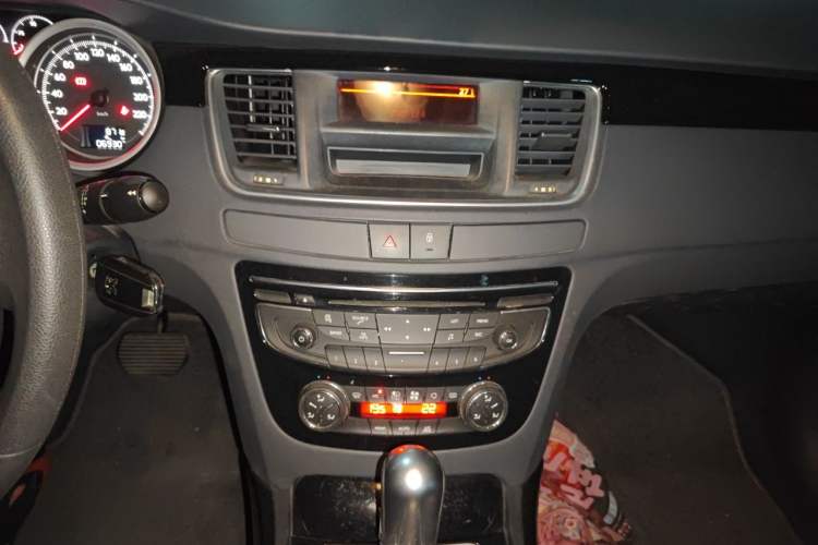 Used Peugeot 508 2012 2.0L Automatic Classic Edition Audio And AC Panel