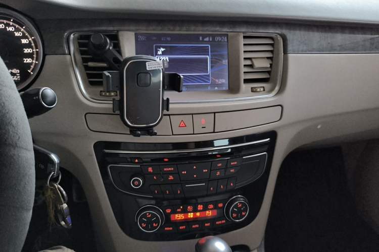 Used Peugeot 508 2012 2.0L Automatic Luxury Edition Audio And AC Panel