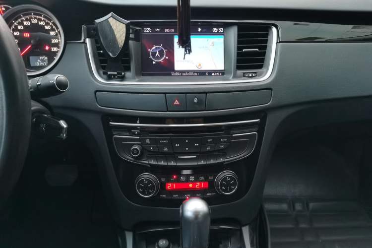 Used Peugeot 508 2012 2.0L Automatic Luxury Edition Audio And AC Panel