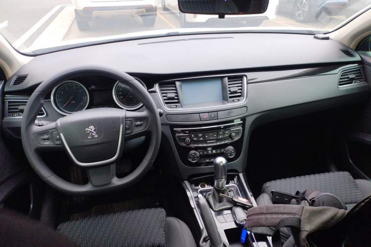 Used Peugeot 508 2012 2.0L Automatic Sunroof Classic Edition Center Console
