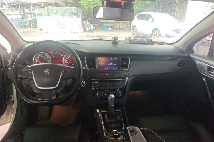 Used Peugeot 508 2012 2.3L Automatic Smart Edition Center Console