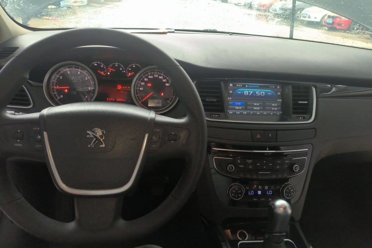 Used Peugeot 508 2012 2.0L Automatic Sunroof Classic Edition Center Console