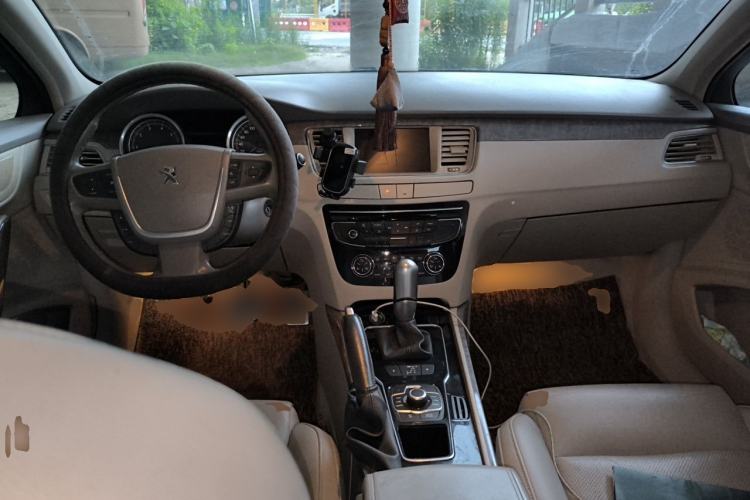 Used Peugeot 508 2012 2.0L Automatic Luxury Edition Center Console