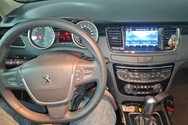 Used Peugeot 508 2012 2.0L Automatic Sunroof Classic Edition Center Console