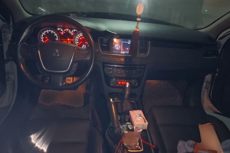 Used Peugeot 508 2012 2.3L Roland Garros Edition Center Console