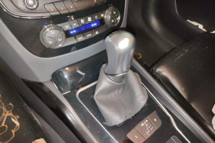 Used Peugeot 508 2012 2.0L Automatic Sunroof Classic Edition Gear Lever