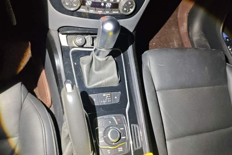 Used Peugeot 508 2012 2.0L Automatic Smart Enjoyment Version Gear Lever