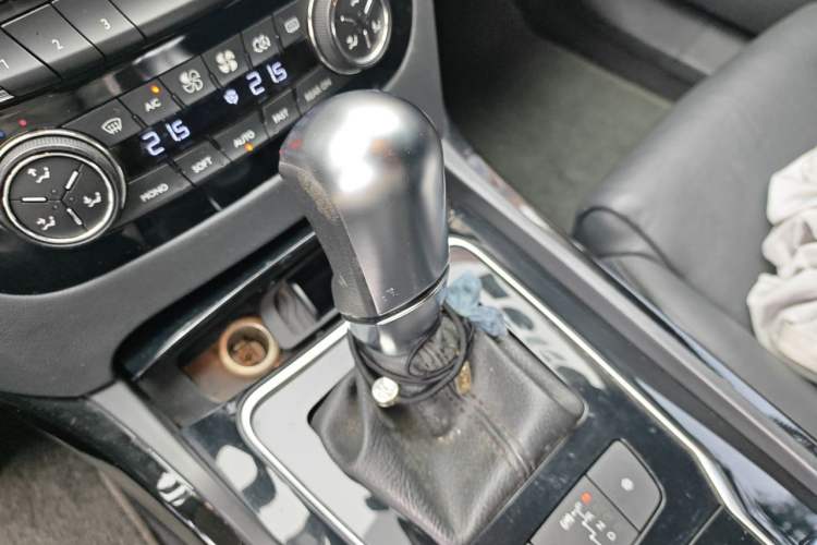 Used Peugeot 508 2012 2.0L Automatic Smart Enjoyment Version Gear Lever