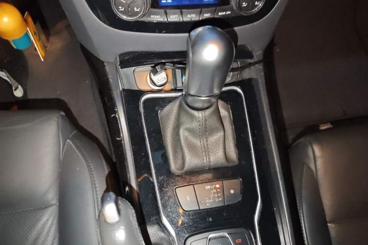 Used Peugeot 508 2012 2.0L Automatic Smart Enjoyment Version Gear Lever