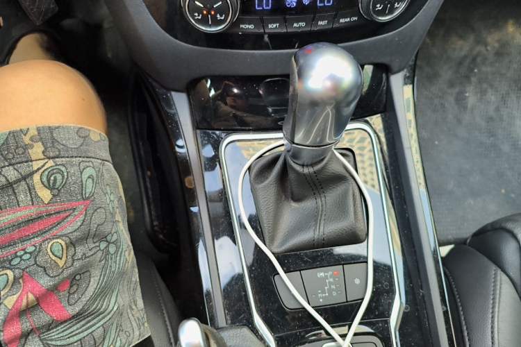 Used Peugeot 508 2012 2.0L Automatic Smart Enjoyment Version Gear Lever