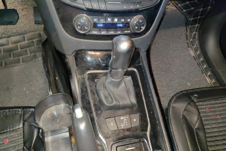 Used Peugeot 508 2012 2.0L Automatic Smart Enjoyment Version Gear Lever
