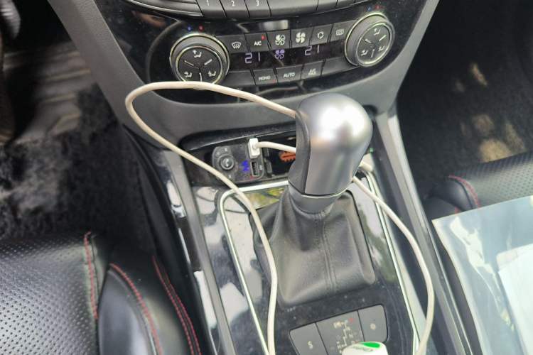 Used Peugeot 508 2012 2.0L Automatic Sunroof Classic Edition Gear Lever