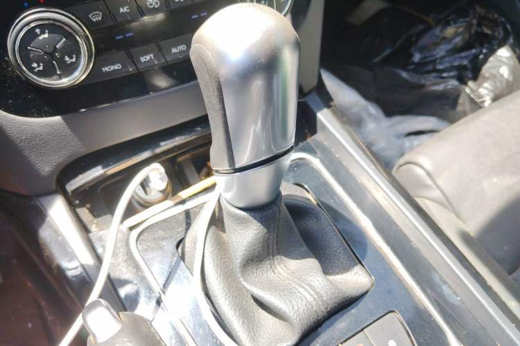 Used Peugeot 508 2012 2.0L Automatic Smart Enjoyment Version Gear Lever