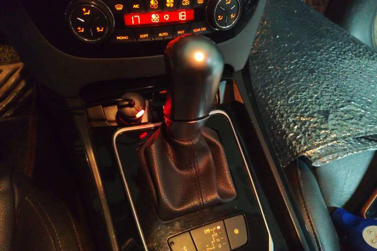 Used Peugeot 508 2012 2.0L Automatic Luxury Edition Gear Lever