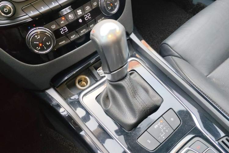 Used Peugeot 508 2012 2.3L Automatic Smart Edition Gear Lever