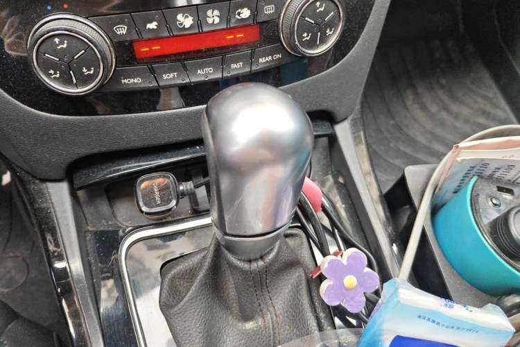 Used Peugeot 508 2012 2.0L Automatic Luxury Edition Gear Lever