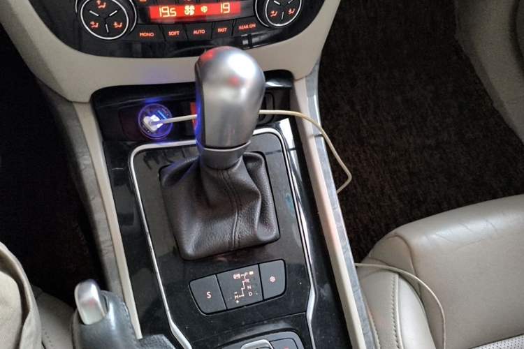 Used Peugeot 508 2012 2.0L Automatic Luxury Edition Gear Lever
