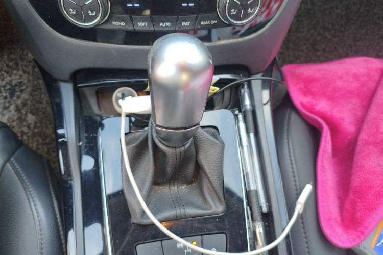 Used Peugeot 508 2012 2.0L Automatic Smart Enjoyment Version Gear Lever