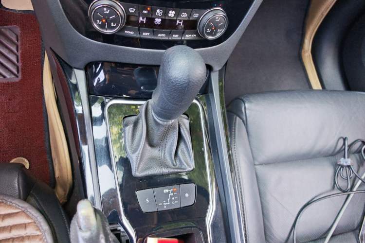 Used Peugeot 508 2012 2.0L Automatic Smart Enjoyment Version Gear Lever
