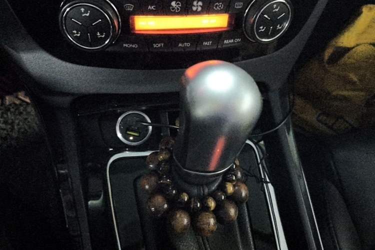 Used Peugeot 508 2012 2.0L Automatic Luxury Edition Gear Lever