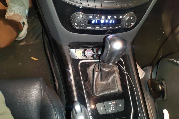 Used Peugeot 508 2012 2.0L Automatic Smart Enjoyment Version Gear Lever