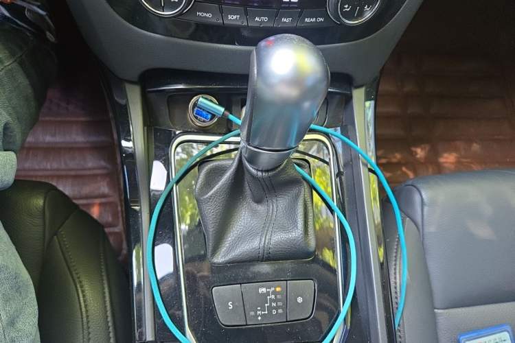 Used Peugeot 508 2012 2.0L Automatic Smart Enjoyment Version Gear Lever