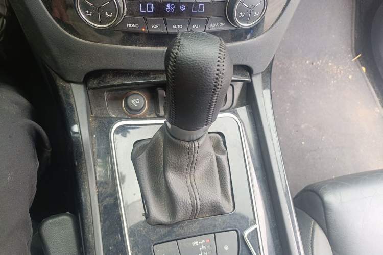 Used Peugeot 508 2012 2.0L Automatic Smart Enjoyment Version Gear Lever