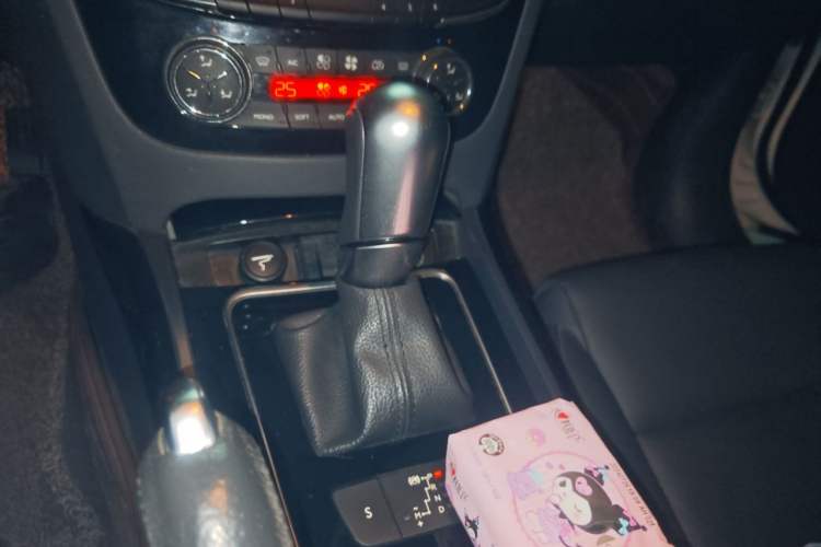 Used Peugeot 508 2012 2.3L Roland Garros Edition Gear Lever