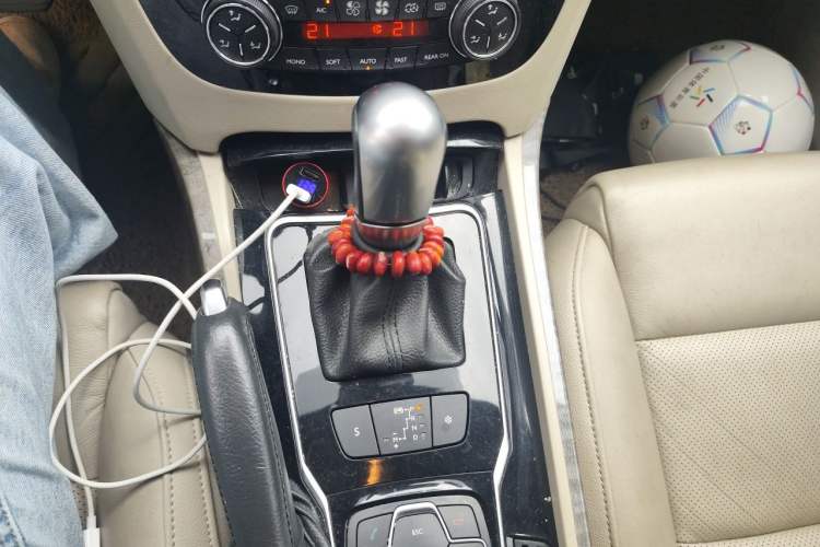 Used Peugeot 508 2012 2.0L Automatic Classic Edition Gear Lever